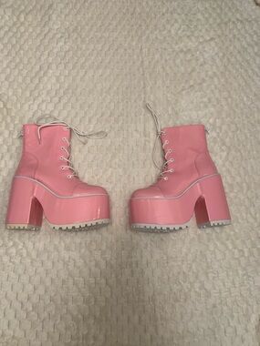YRU Pink Patent Lace-Up Platform Boots, Size 8, NWOB